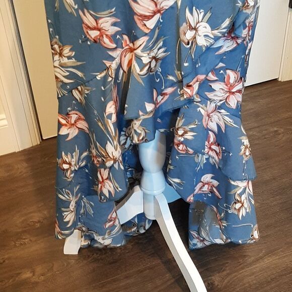 L & T Blue Sleeveless Flowy Open Back Ruffle Bottom Floral Print Dress - Picture 3 of 16